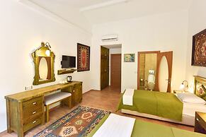 Piramit Hotel
