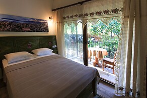 Piramit Hotel