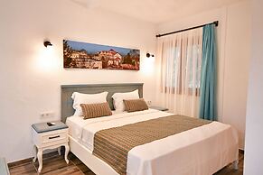 Piramit Hotel