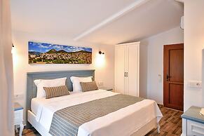 Piramit Hotel