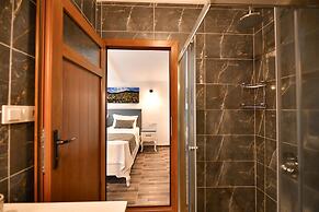 Piramit Hotel