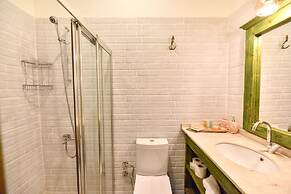 Piramit Hotel