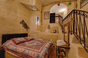 Avlu Cave House