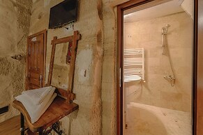 Avlu Cave House