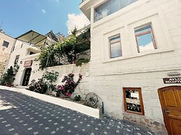 Avlu Cave House