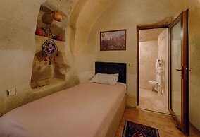 Avlu Cave House