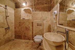 Avlu Cave House