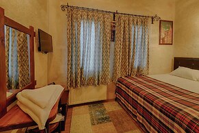 Avlu Cave House