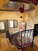 Avlu Cave House