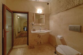 Avlu Cave House