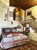 Avlu Cave House