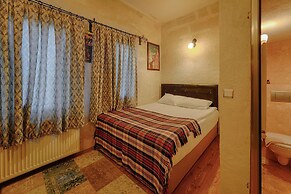 Avlu Cave House