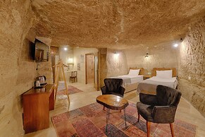 Avlu Cave House