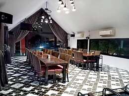 Grand Pruksa Siri Apartment