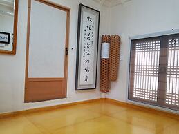 Jukheon Traditional House