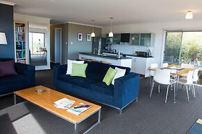 Coorong Waterfront Retreat