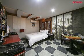 Sky Motel
