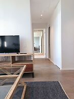 Melbourne Docklands Luxury Seaview Apartment