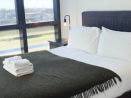 Melbourne Docklands Luxury Seaview Apartment