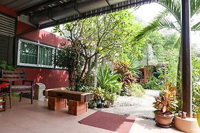 Pakdee House
