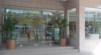 Somerset Hotel