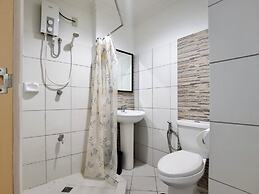 Den Den Guesthouse