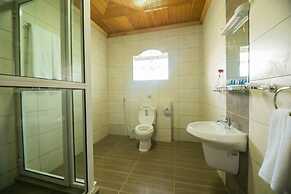 215 Karen Garden