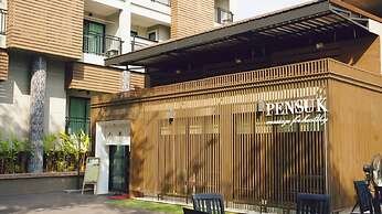 Romyen Garden Place