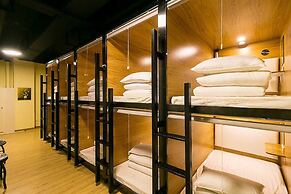 Cube Bed Station - Hostel