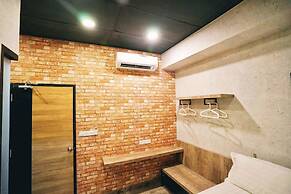 Cube Bed Station - Hostel