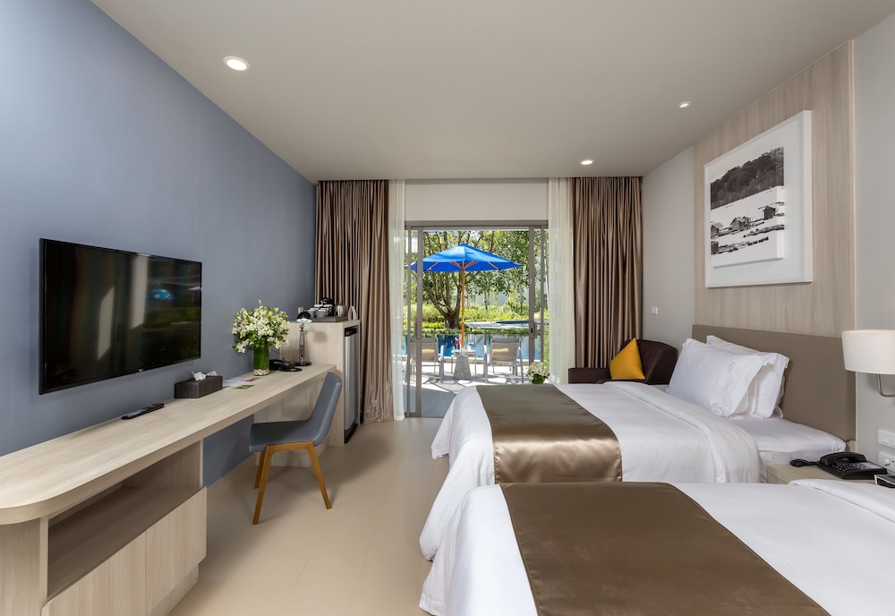 X10 Khaolak