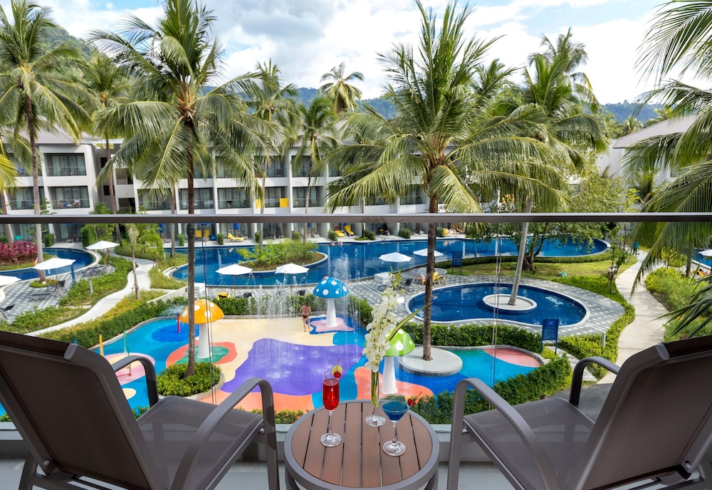 X10 Khaolak