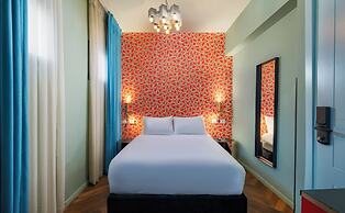 Scarlet Hotel