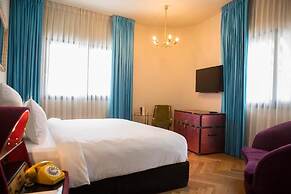 Scarlet Hotel