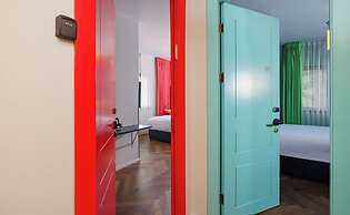 Scarlet Hotel