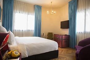 Scarlet Hotel