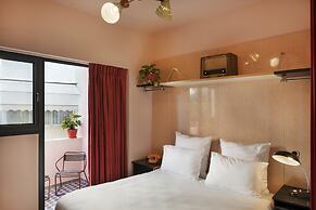 Scarlet Hotel