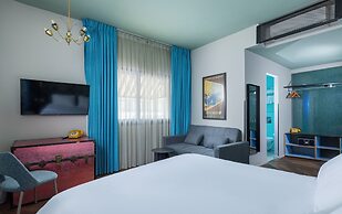 Scarlet Hotel