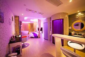 Brightman Theme Hotel