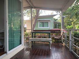 Rayonghouse Resort