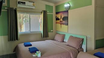 Rayonghouse Resort