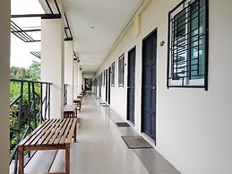Rayonghouse Resort