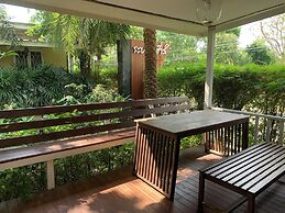 Rayonghouse Resort