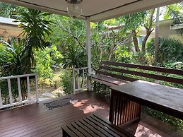 Rayonghouse Resort