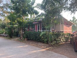 Rayonghouse Resort