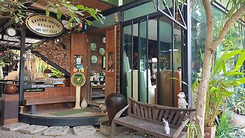 Rayonghouse Resort