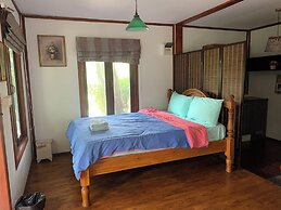 Rayonghouse Resort