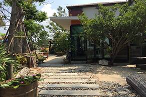 Rayonghouse Resort