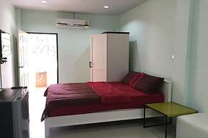 Rayonghouse Resort