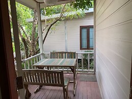 Rayonghouse Resort